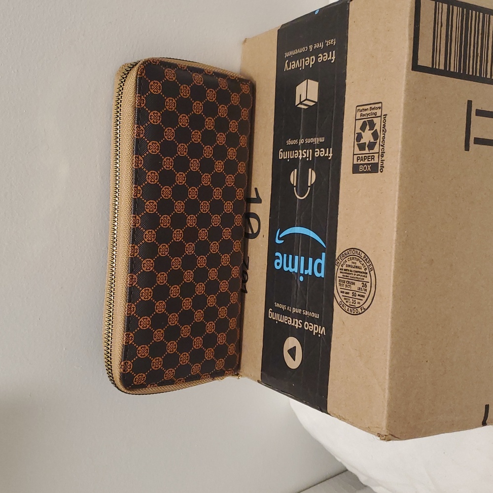 Brown Patterned Key & Card Holder - Picture 2 of 4